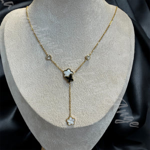 Collier fleur/ papillon
