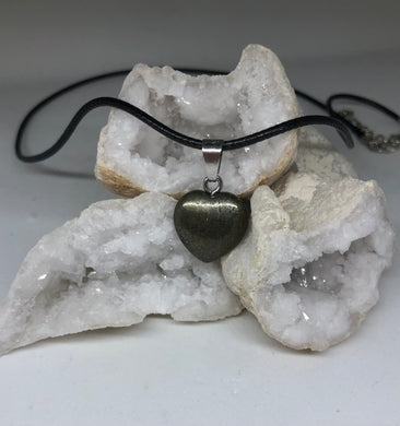 Pendentif coeur pyrite  A 15mm  + cordon